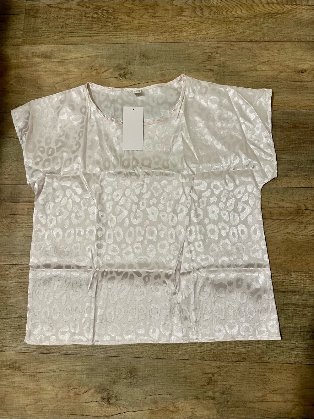 Satin Leopard Print Short Sleeve Top - Pale Tan/Pink
